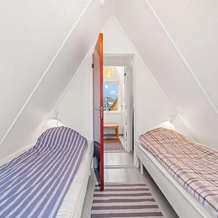 Tavita - 100m From The Sea By Interhome