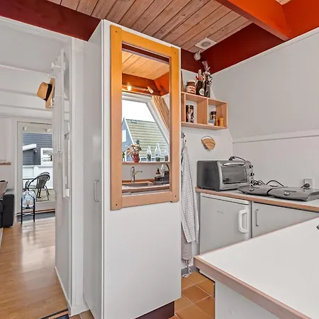 Tavita - 100m From The Sea By Interhome